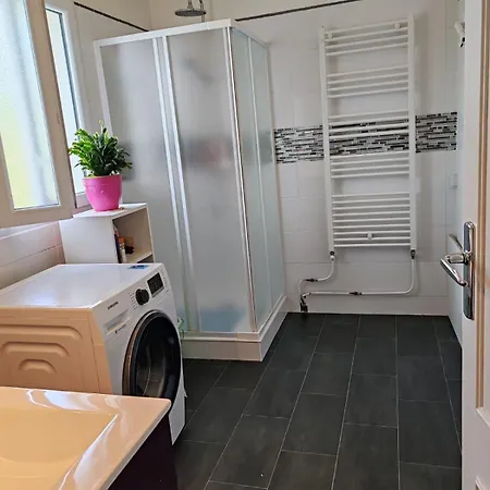 Chez 2 בית אירוח Carbon-Blanc